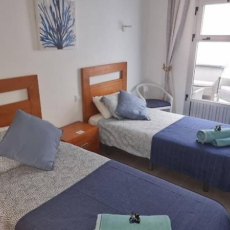 קורלחו Casa Gales: Relax Next To The Sea Apartment For Families מראה חיצוני תמונה